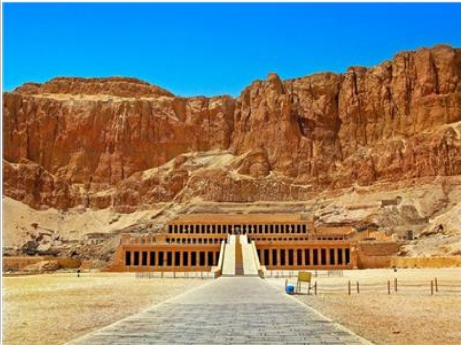 مدينة الأموات تجذب ملايين السياح في الأقصر
