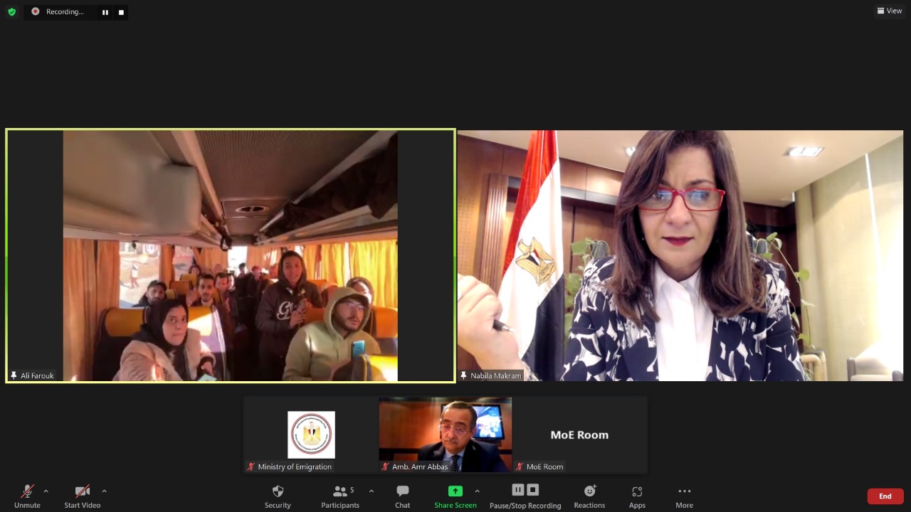 وزيرة الهجرة توجة رسالة طمئنة لأسر الطلاب المصريين بأوكرانيا: "نتابع حتى إجلاء آخر فرد مصري بأمان"