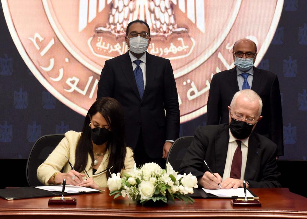 رئيس مجموعة "فيكا" العالمية يشيد بإجراءات الدولة المصرية في الحفاظ على المستثمرين