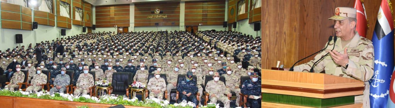 وزير الدفاع: الشباب هم أمل مصر وسبيلها لبناء مجدها
