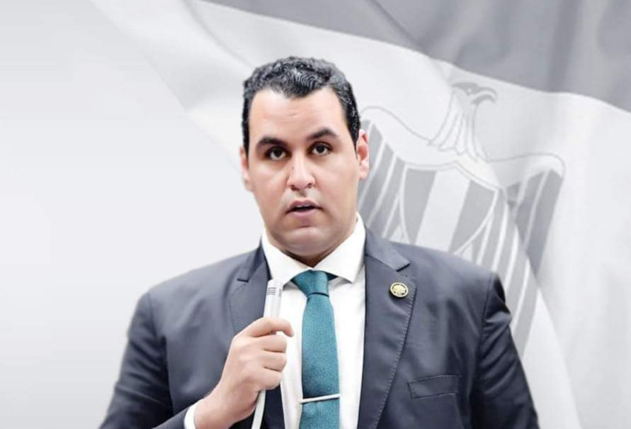 إمام منصور: قانون الهجرة غير الشرعية يحمي أولاد مصر من شبح الضياع والغرق