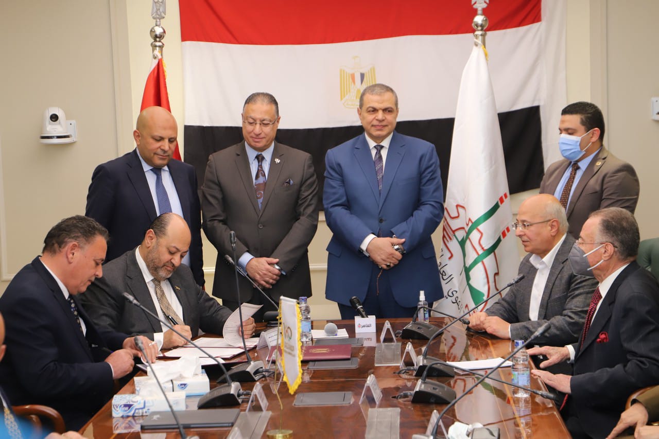تفاصيل| اتفاقية عمل جماعية تقدم مزايا للعمال الراغبين في "المعاش المبكر"  بالشرقية للدخان