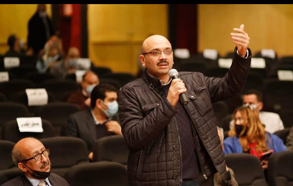 «الإعلام يعيش حالة من الانفلات».. محمد سعد عبدالحفيظ يحذر من تبعات السيطرة على الصحافة.. ويؤكد: منهج الصوت الواحد خطر