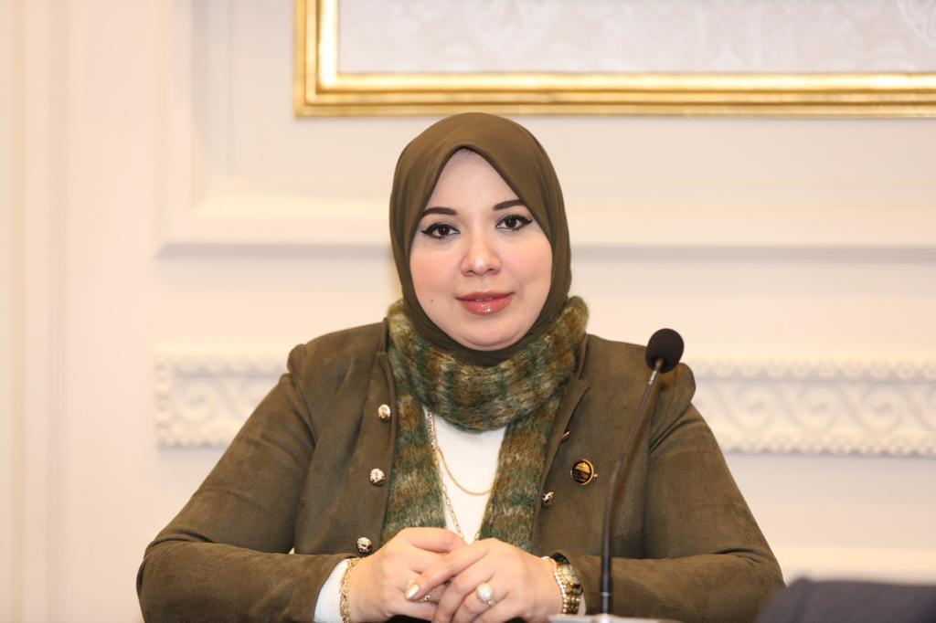 برلمانية تطالب «التعليم العالي» بسرعة قبول الطلاب العائدين من أوكرانيا فى الجامعات المصرية