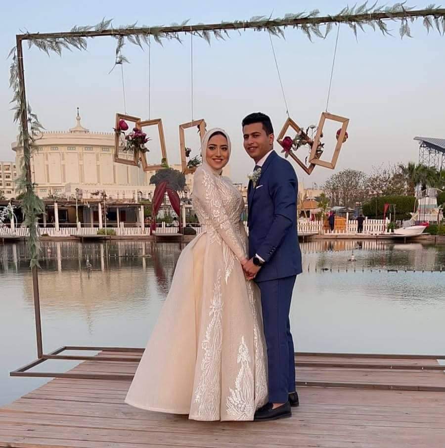 الزميلة بسمة رمضان تهنىء بدور بمناسبة خطوبتها