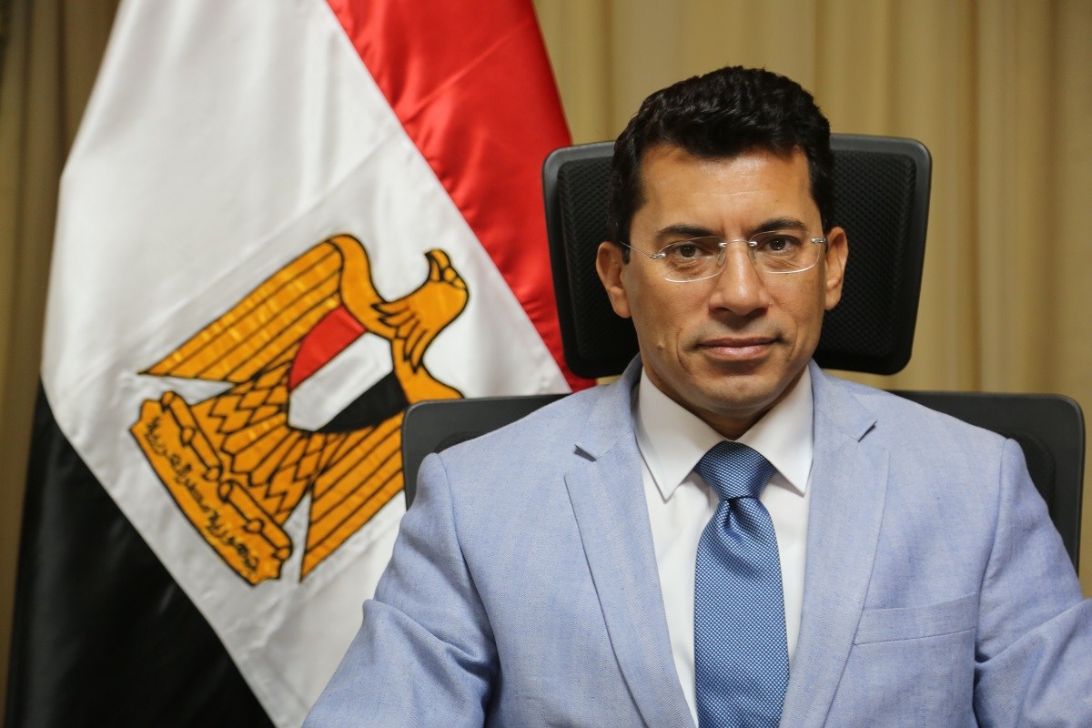 عاجل | وزير الشباب والرياضة يحسم الجدل حول إقالة اتحاد الكرة