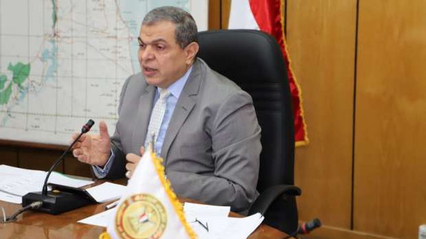 برواتب تصل لـ 4 آلاف جنيه.. وزير القوى العاملة يعلن عن 4322 فرصة عمل (تفاصيل)