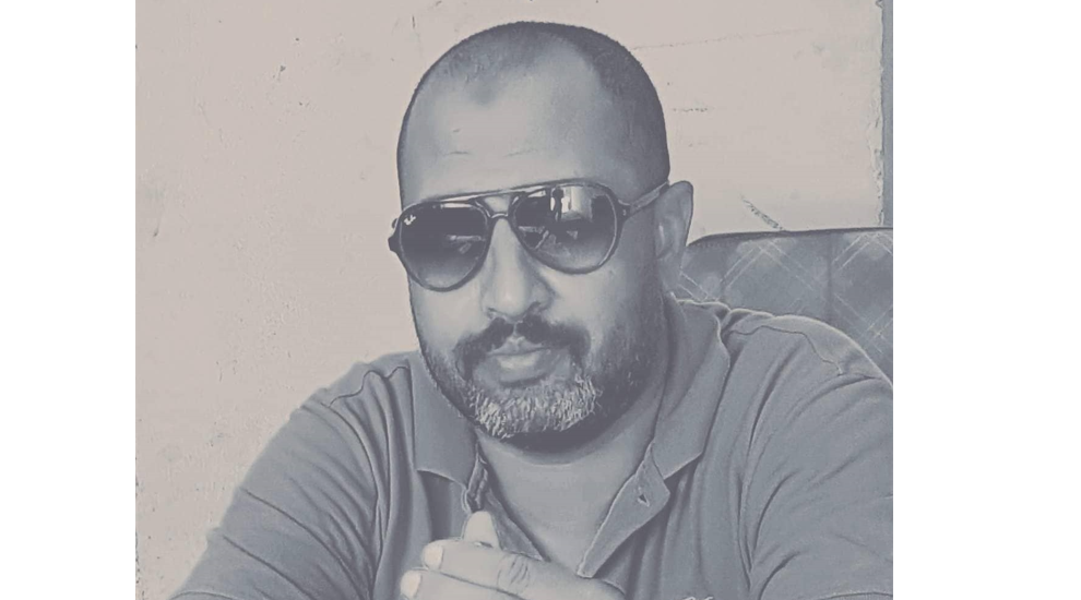علاء السجان يكتب .. حيوا العلم