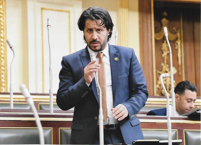 النائب أحمد بلال لوزيرة الصناعة: الحكومة بالكامل فشلت في حل أزمة الغزل والنسيج