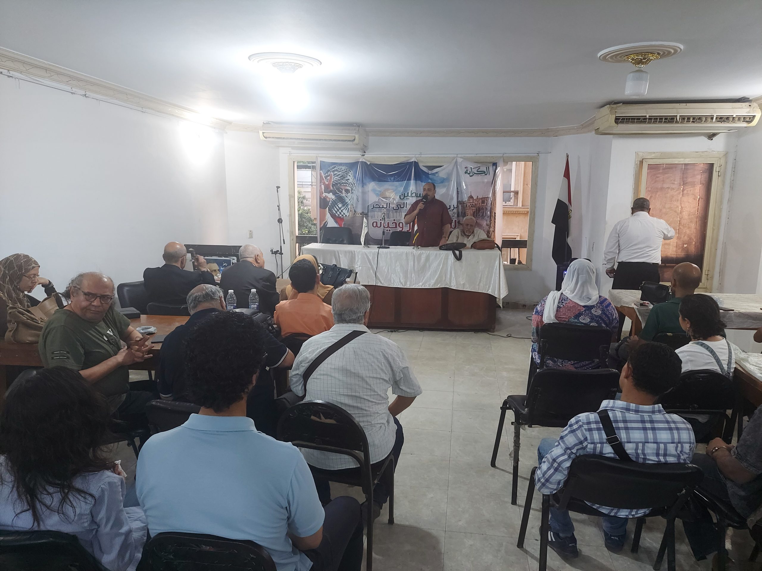تعديل قانون التأمينات والعمل.. ووقف برنامج التصفية.. أمانات العمال بالأحزاب يطرح" 10" مطالب للعمال بالحوار الوطنى