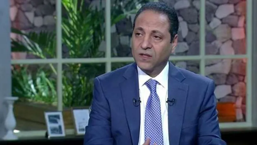 إقالة رئيس الهيئة القومية للأنفاق بسبب لوحات كلية البنات