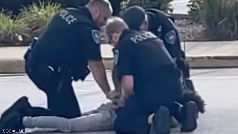 الشرطة الأميركية تدافع عن نفسها إزاء فيديو الاعتقال العنيف