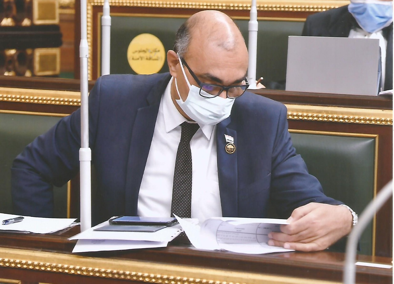 النائب إيهاب منصور يسأل: لماذا لم يتم ادراج فاقدي العين الواحدة ضمن ذوي الاعاقة؟