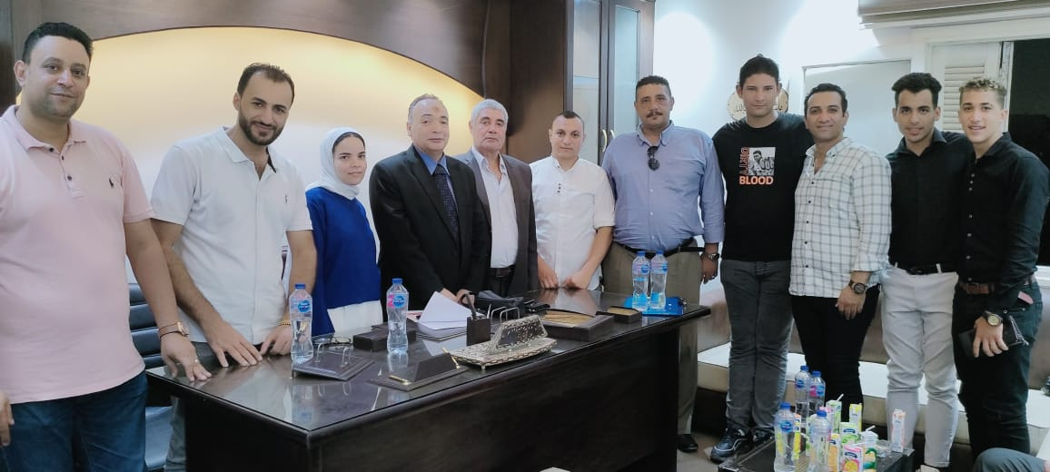 «رئيس حزب الأحرار» يناقش دور الشباب في الحوار الوطني