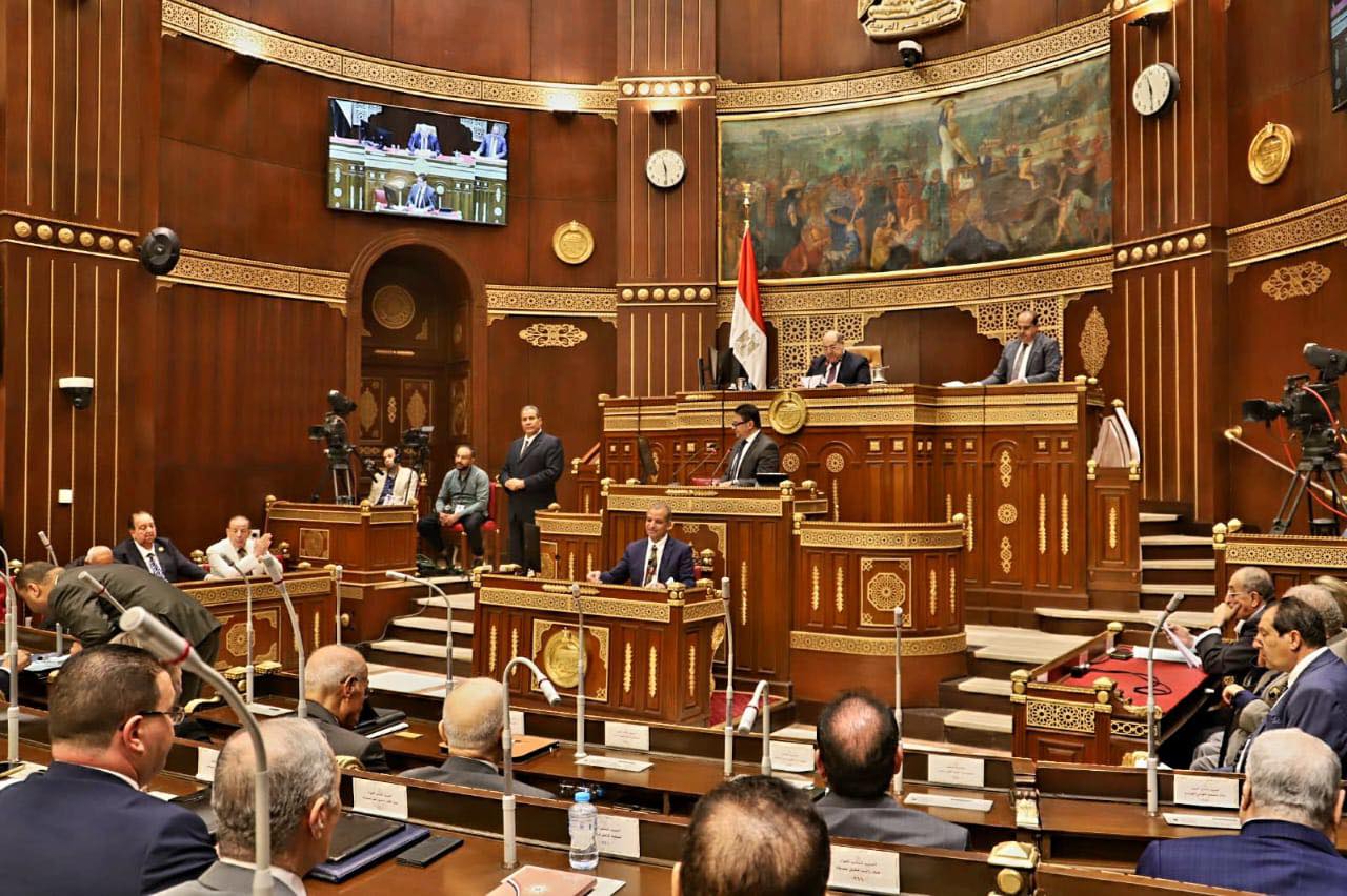 الشيوخ يوافق نهائيا على تعويضات عقود المقاولات والتوريدات والخدمات العامة