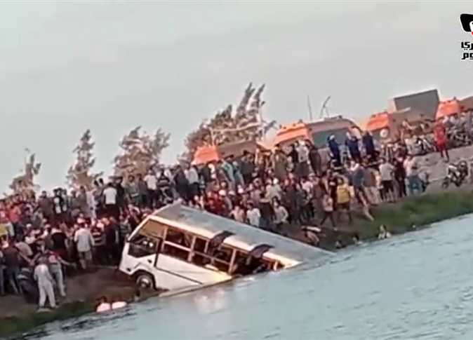 ارتفاع عدد ضحايا مينى باص ترعة الدقهلية إلى 16 قتيلا