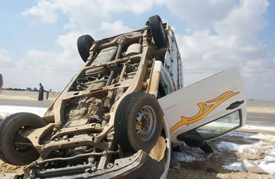 إصابة 20 عاملا في انقلاب سيارة ربع نقل بـ 6 أكتوبر