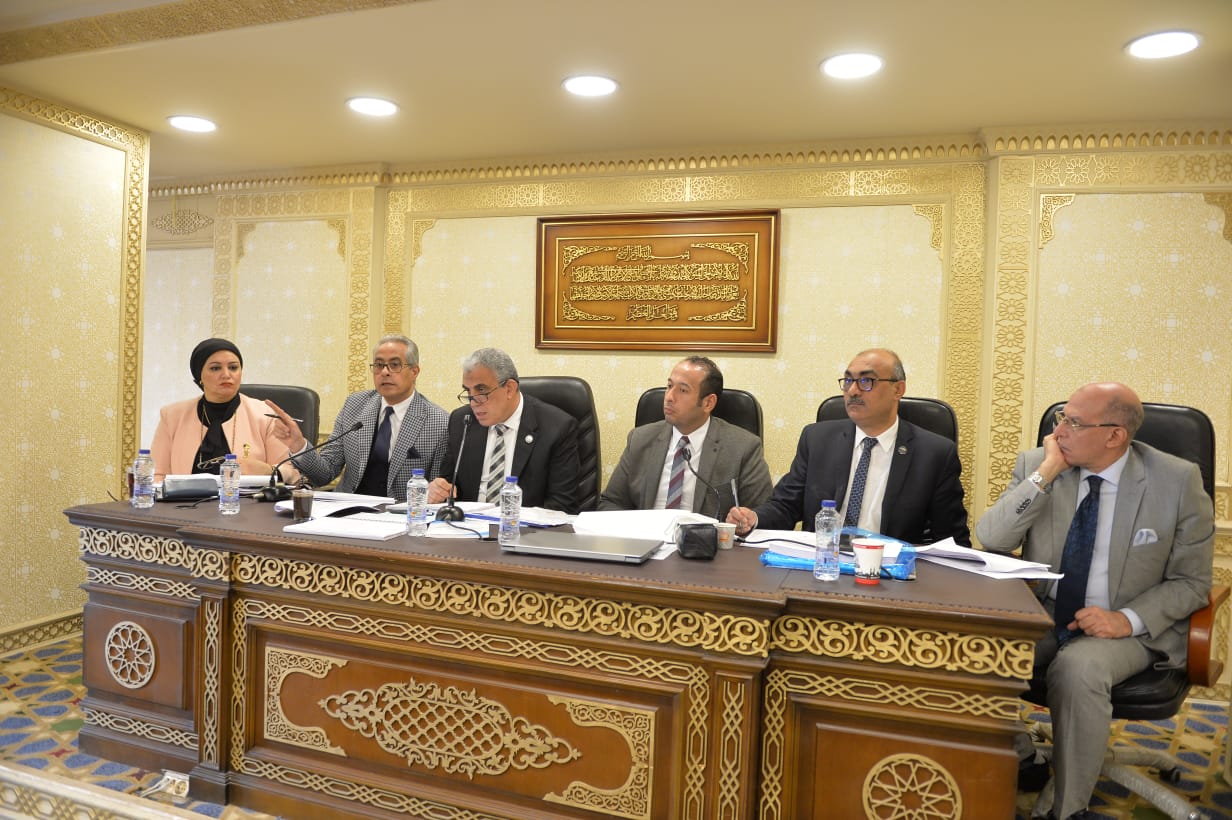 عاملة النواب تقر شروط مزاولة الحرف في قانون العمل
