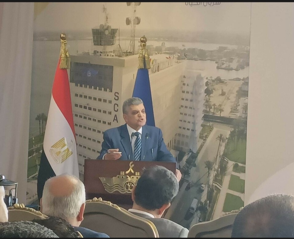 أسامة ربيع: صندوق قناة السويس سيمول مشروعات بناء السفن والترسانات