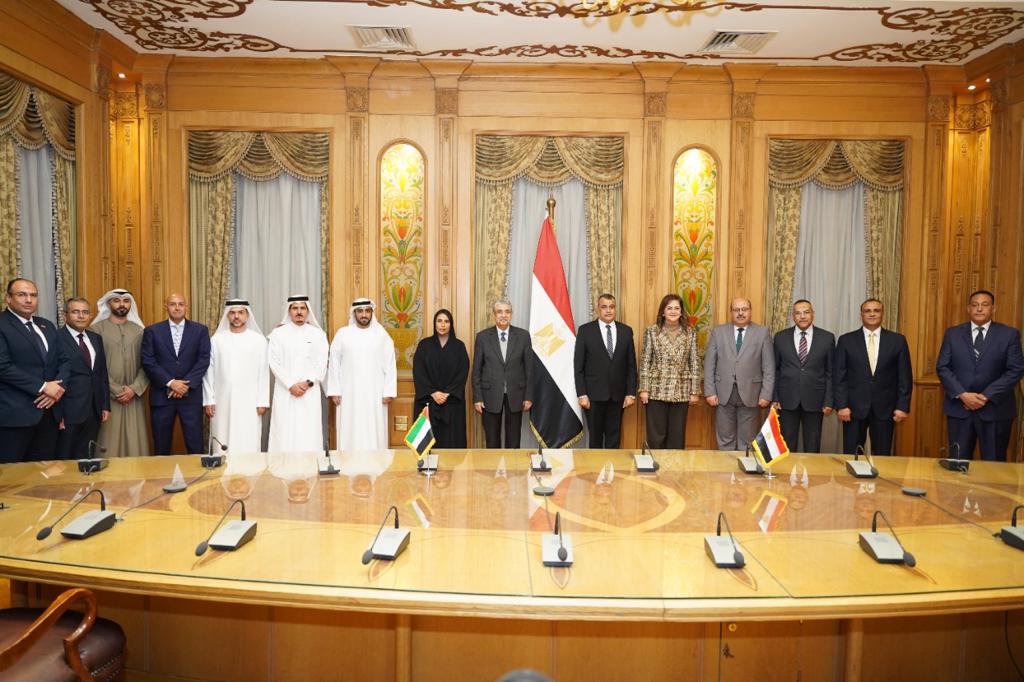 وزراء "الإنتاج الحربي" و"الكهرباء" و"التخطيط" يشهدون توقيع مذكرة تفاهم بين "حلوان للصناعات غير الحديدية" و"دوكاب" الإماراتية في مجال إنتاج كابلات الجهد المتوسط