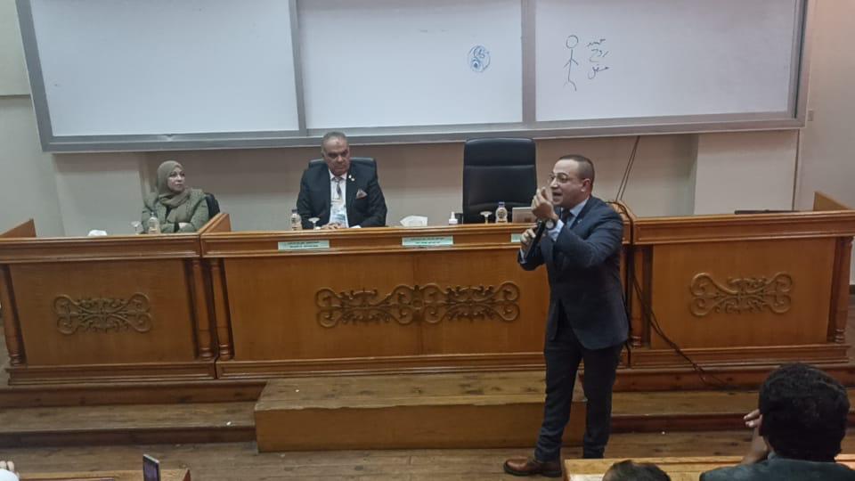 في إطار الحرص علي تنمية الحس الوطني لدي الطلاب... "المعهد الفني للصناعات المتطورة" التابع للإنتاج الحربى ينظم ندوة بعنوان " الهوية الوطنية والجمهورية الجديدة"