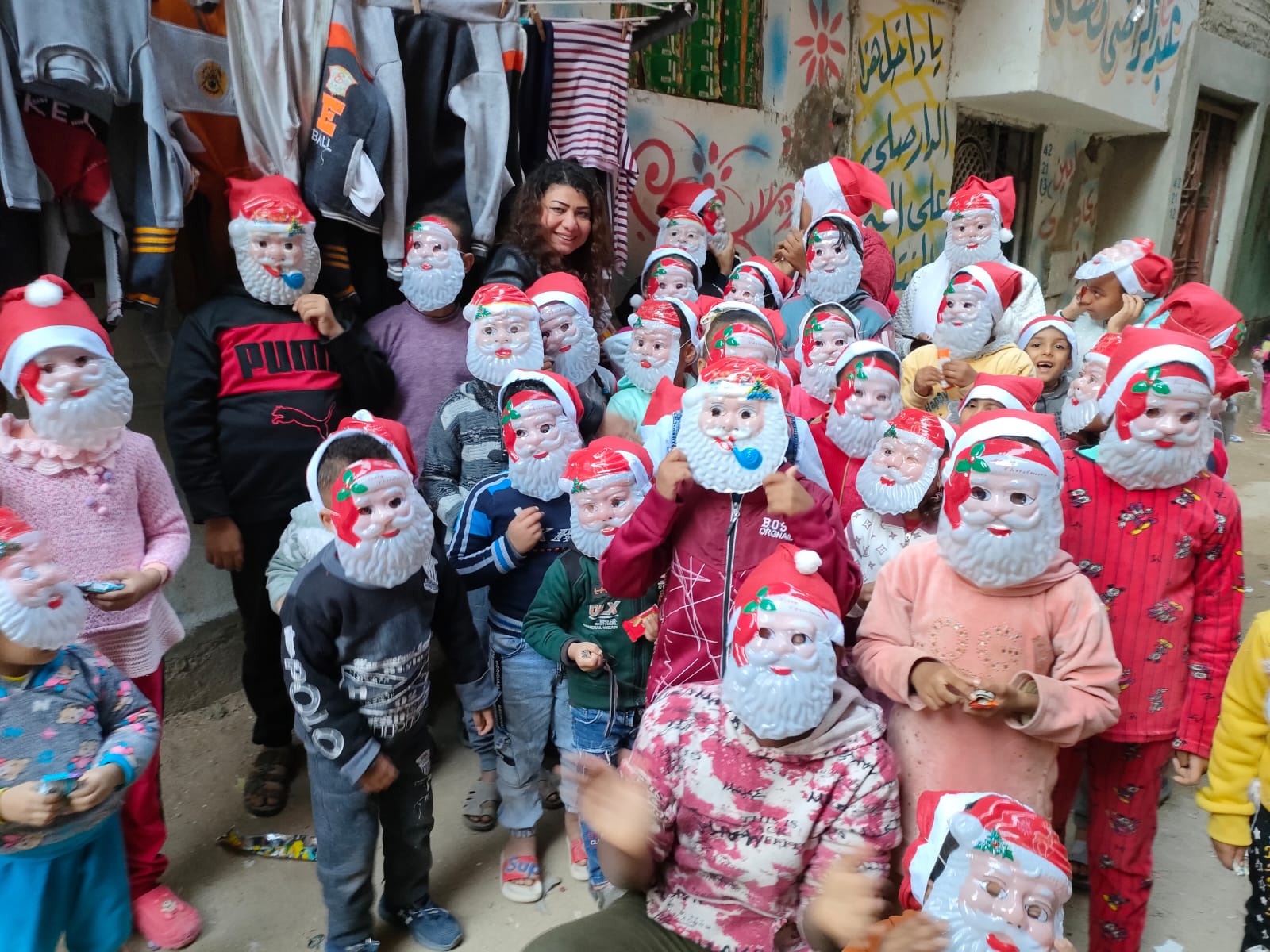 المصريين الأحرار يحتفل بالعام الجديد مع أطفال القطاع الريفى بالسويس