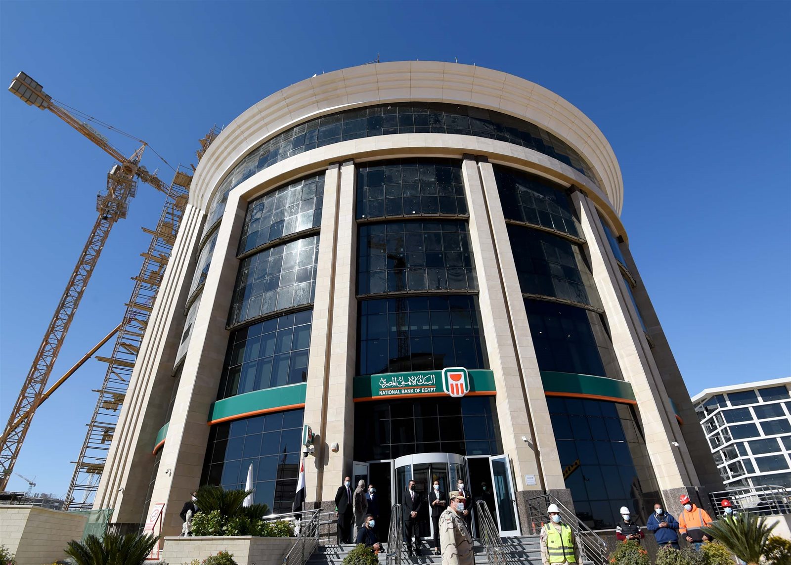 لماذا أصدر بنكا الأهلي ومصر شهادات ادخار بفائدة 25 % ؟