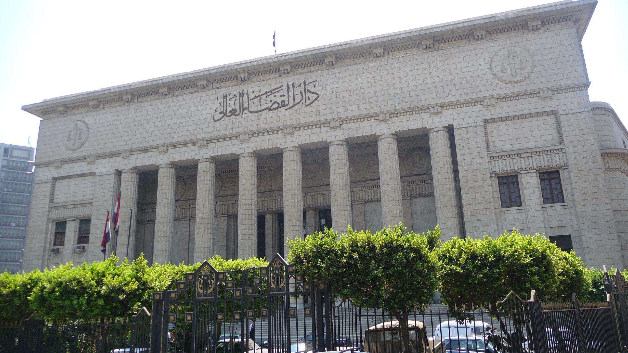 نائب رئيس مصر ٢٠٠ يطالب بمراجعة المواقف القانونية لأكثر من ٧٠ حزب سياسي