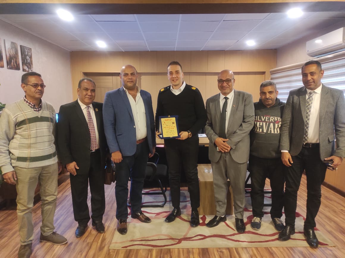  امانة الاتصال الجماهيري بحزب المحافظين تنهى جولتها بتهنئة للشرطة بعيدهم