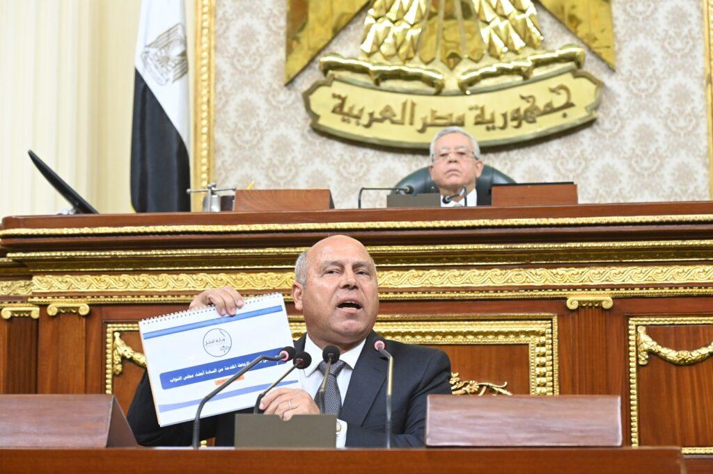 البرلمان يُحيل مشروعات الحكومة بشأن تعديلات قوانين المرور والهيئة القومية للأنفاق