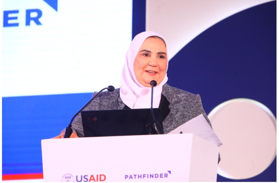 وزيرة التضامن تشارك في إطلاق برنامج أسرة