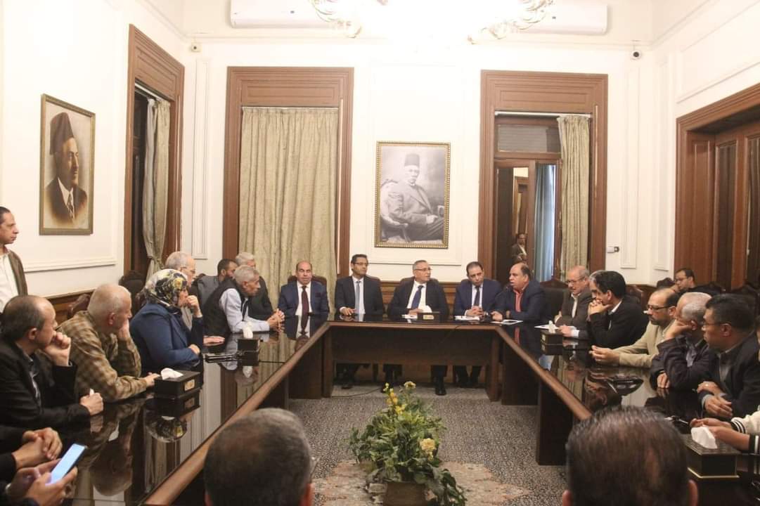 بحضور نقيب الصحفيين.. حلول عملية لسداد مستحقات الزملاء أصحاب المعاشات بجريدة الوفد: ٢٠٠ ألف جنيه شهريا وصرف علاوة ٣٠٠ جنيه غلاء معيشة بشكل مستمر