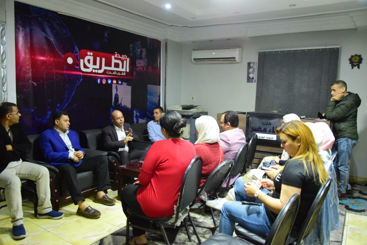 معتز الشناوي يطالب بوضع لائحة أجور عادلة للصحفيين