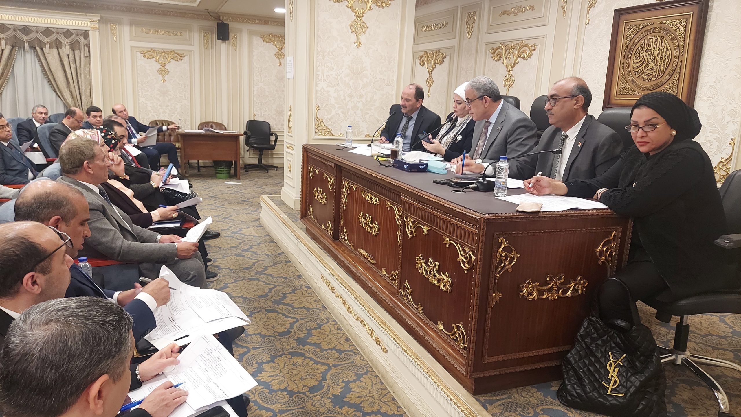 «القوى العاملة بالنواب» توافق على منح حافز إضافي للمعلمين.. و300 جنيه حافز جودة لأعضاء هيئة التدريس
