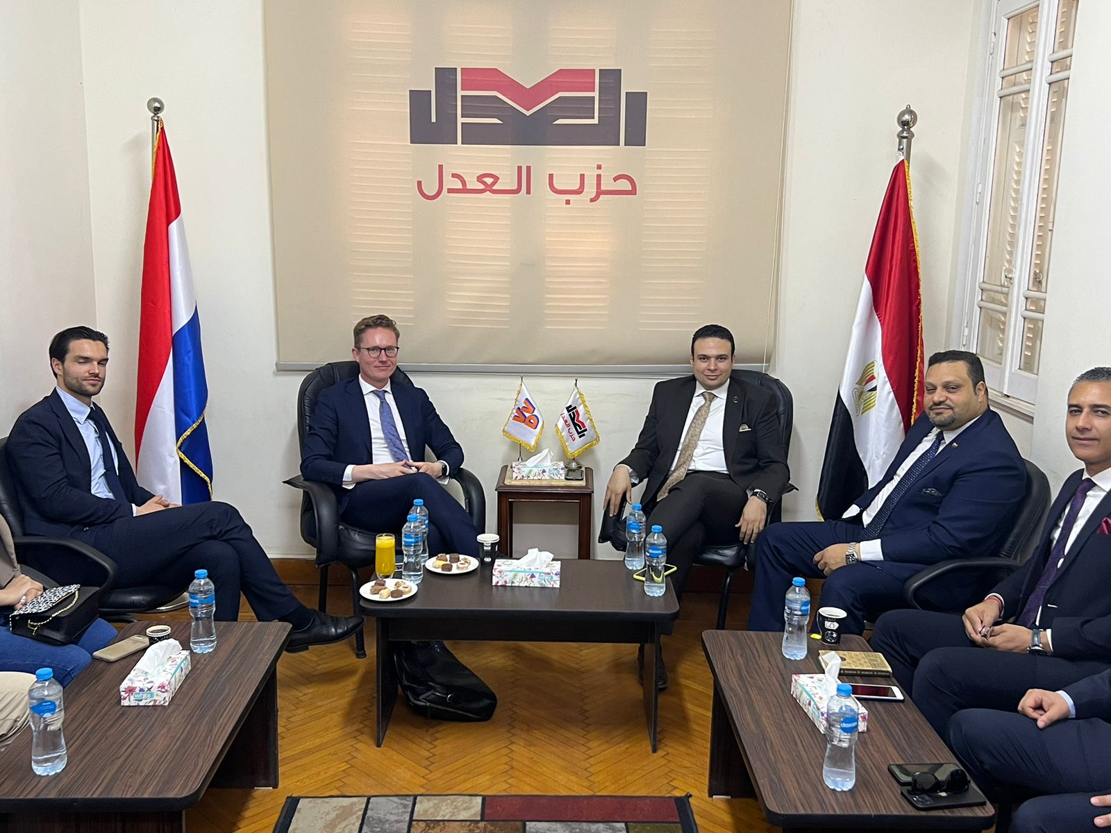 حزب العدل يستقبل وفدا من حزب الأغلبية الهولندي "VVD"