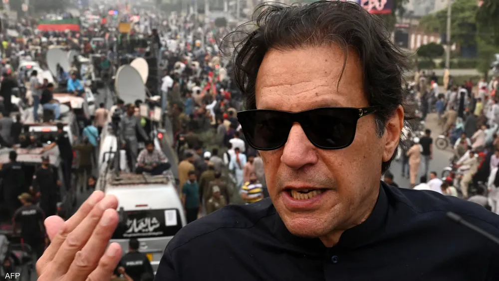 باكستان.. القبض على رئيس الوزراء السابق عمران خان