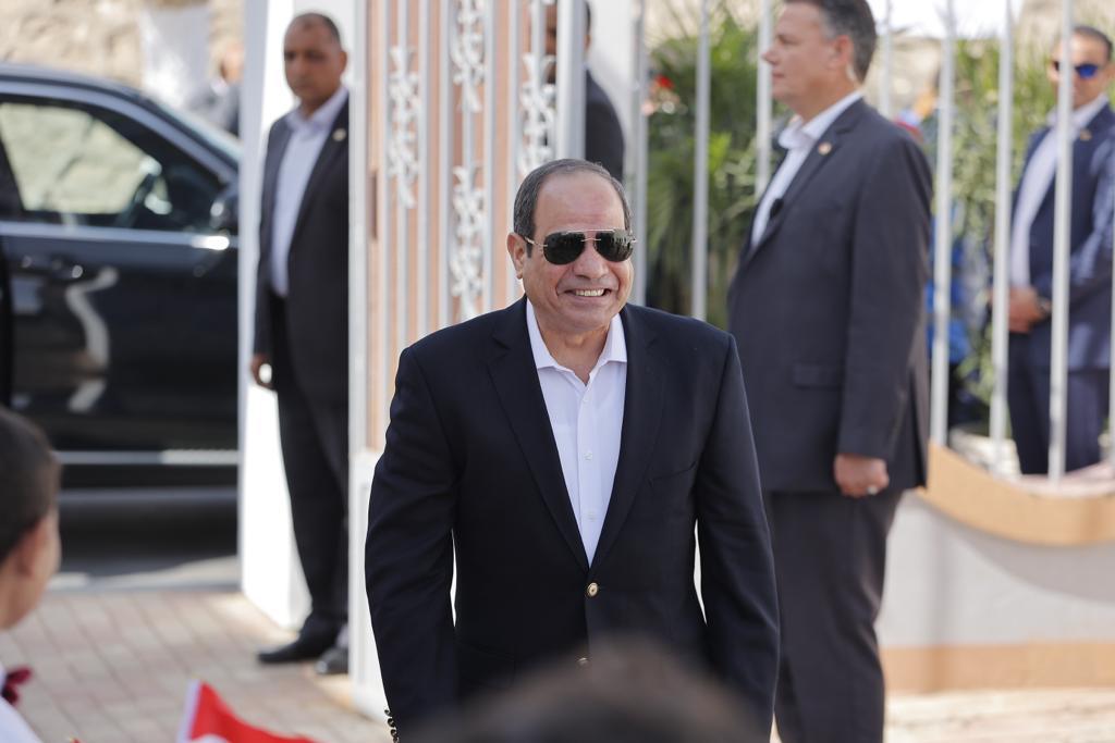 الرئيس السيسي يكرم شهداء ومصابي القوات المسلحة والشرطة بحفل عيد الفطر