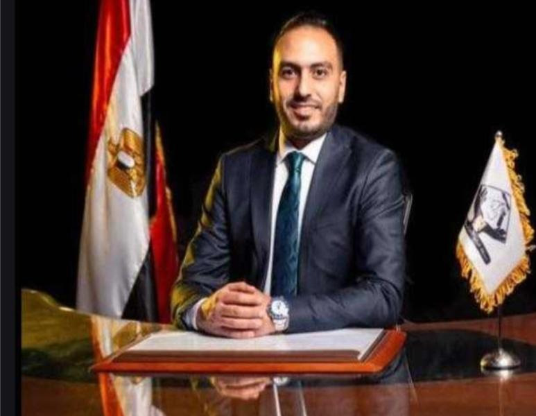 النائب محمد تيسير مطر يهنىء رضوان على جائزة الخريجين من الجامعة الأمريكية