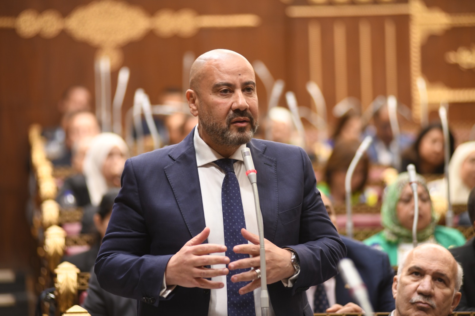 النائب ياسر زكى يطالب بتوطين صناعة الأدوية فى مصر