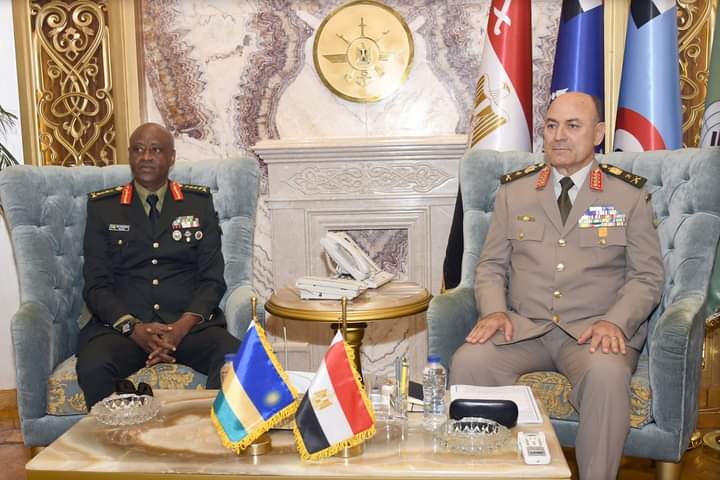 رئيس أركان حرب القوات المسلحة يلتقى رئيس أركان قوات الدفاع الرواندية