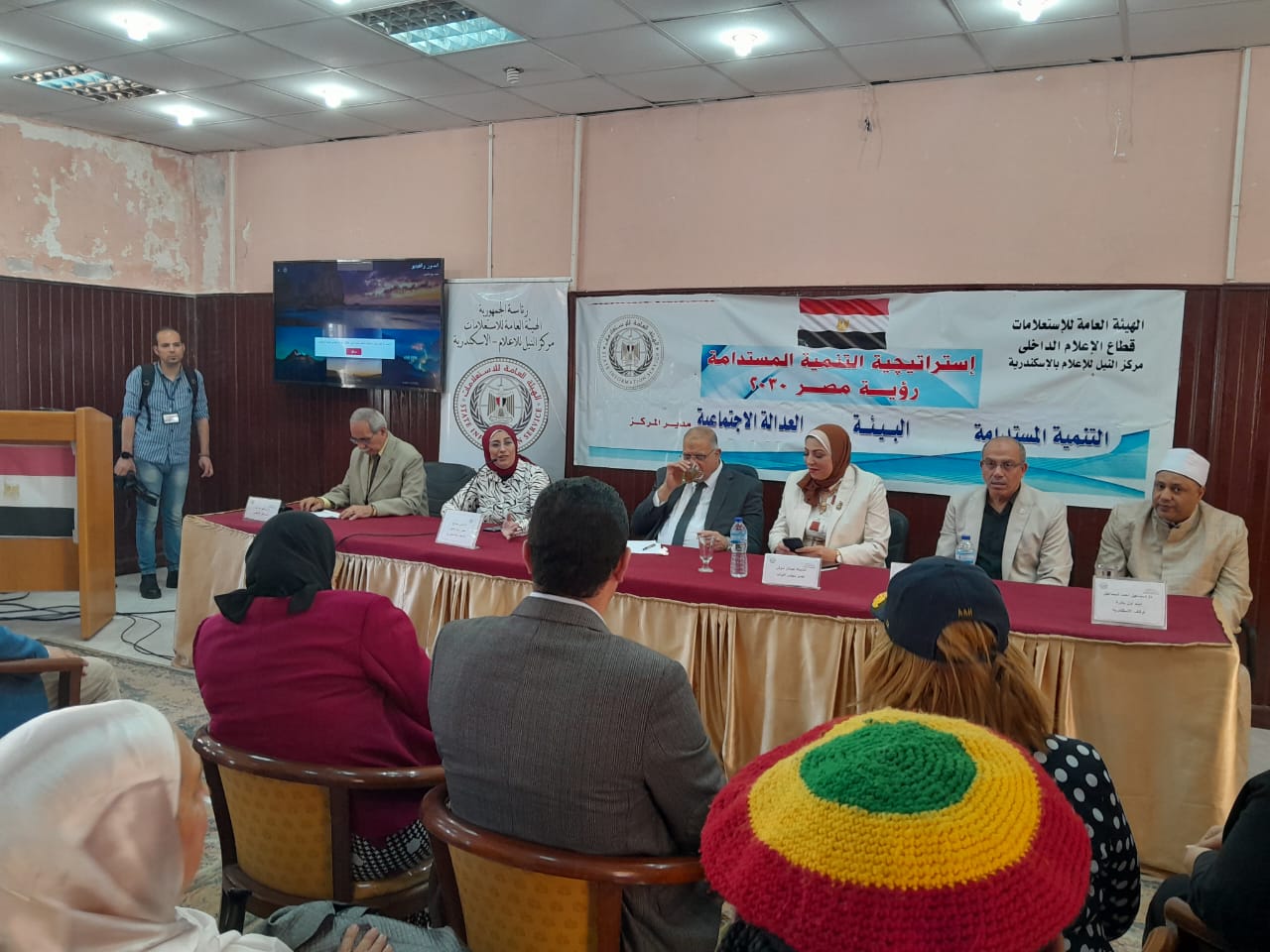 النيل للاعلام بالاسكندريةيحتفي بعيد العمال