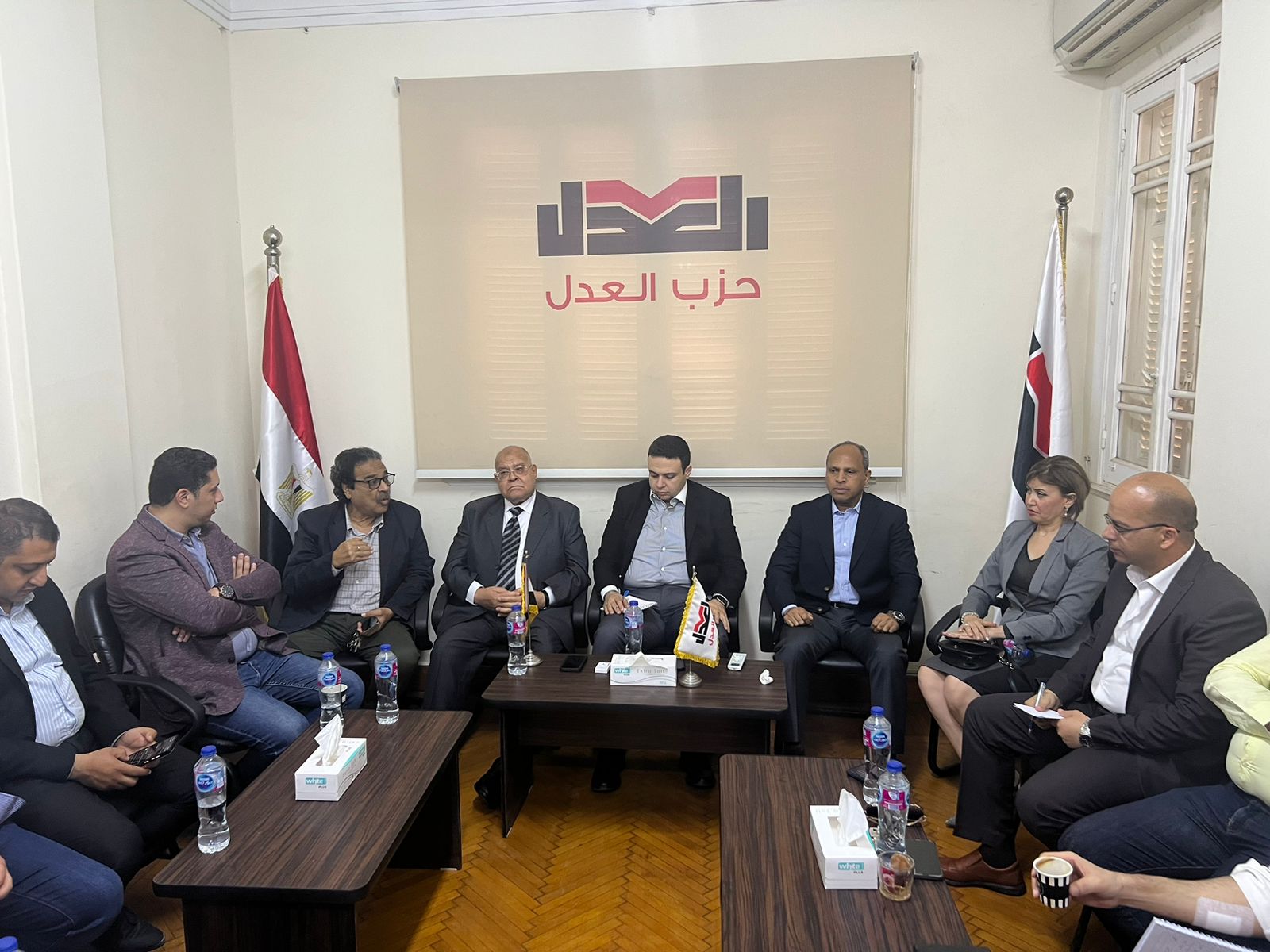 بحضور رؤساء احزاب الاتحاد والمصري الديمقراطى والجيل ومصر القومى حزب العدل يناقش النظم الانتخابية فى ضوء جلسات الحوار الوطنى