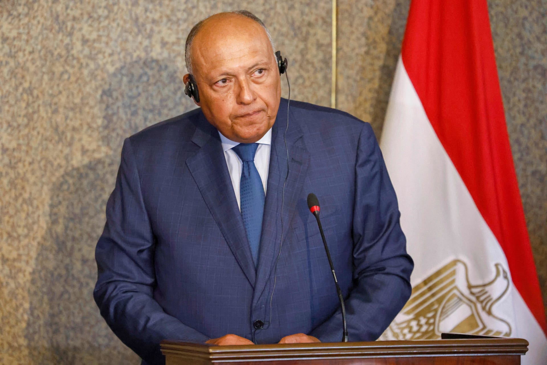 وزير الخارجية لـ "نظيره الدنماركي": مصر ترفض كافة جرائم حرق المصحف الشريف