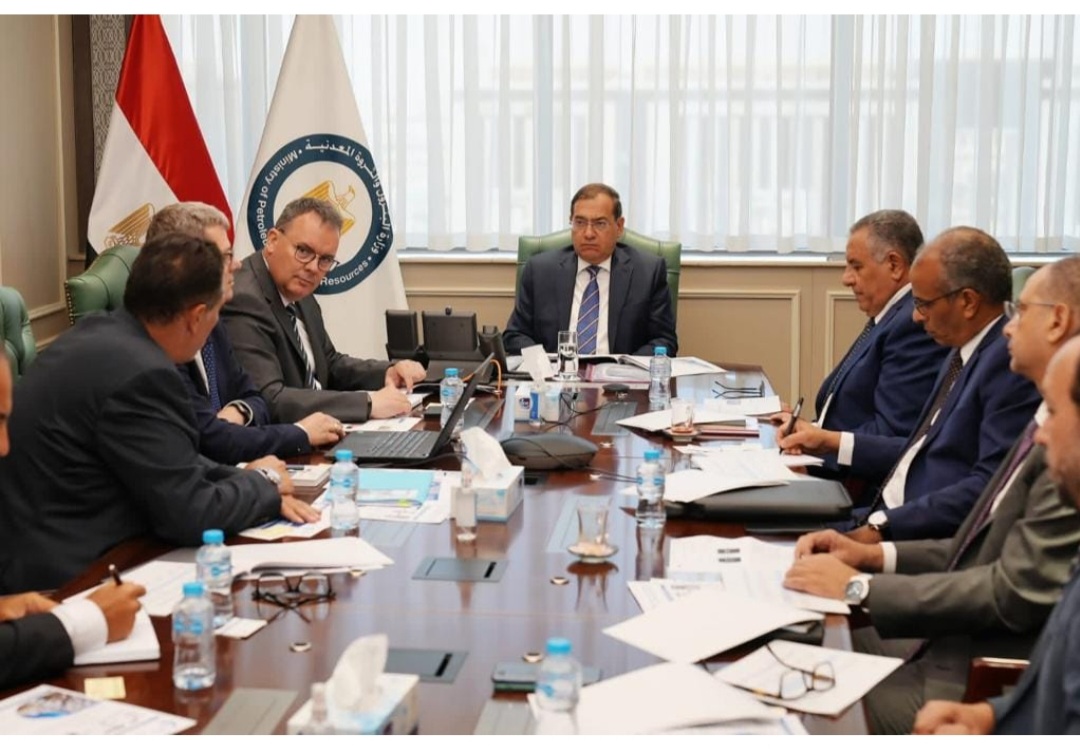 وزير البترول: شركة ألمانية عرضت إنشاء مصنع لمعالجة واستخراج الذهب من الصخور