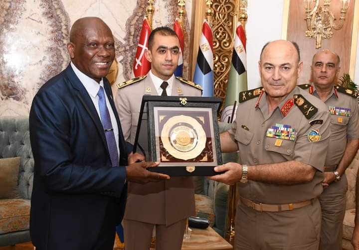 رئيس أركان حرب القوات المسلحة يلتقى نائب وزير الدفاع السيراليونى ضمن فعاليات الإجتماع الأول للجنة التعاون العسكرى المصرية السيراليونية