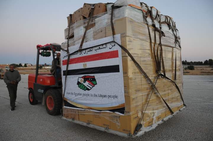 تنفيذاً لتوجيهات الرئيس عبد الفتاح السيسى مصر ترسل مساعدات إنسانية للشعب الليبى الشقيق