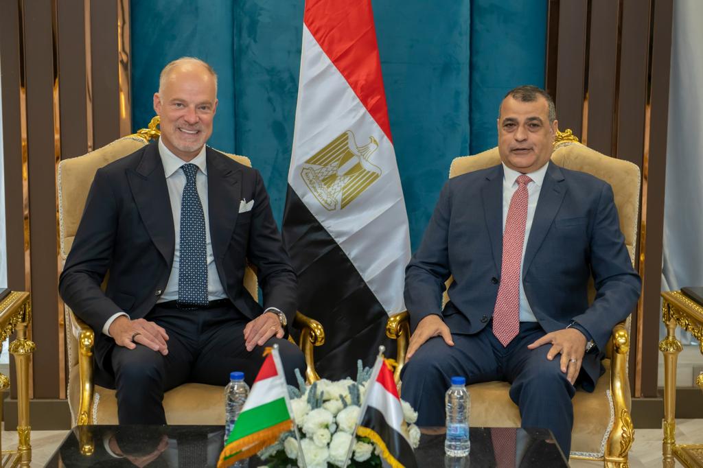وزير الدولة للإنتاج الحربي" يستقبل "وزير دفاع المجر" لبحث تعزيز سبل التعاون المشترك بين الجانبين