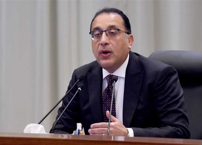 رئيس الوزراء يجتمع برئيسي هيئة الرقابة المالية والبورصة المصرية التوجيه بسرعة الانتهاءمن مشروعات القوانين الخاصة بتنظيم سوق المال المصرية