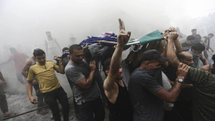 استشهاد أسرة فلسطينية كاملة في قطاع غزة