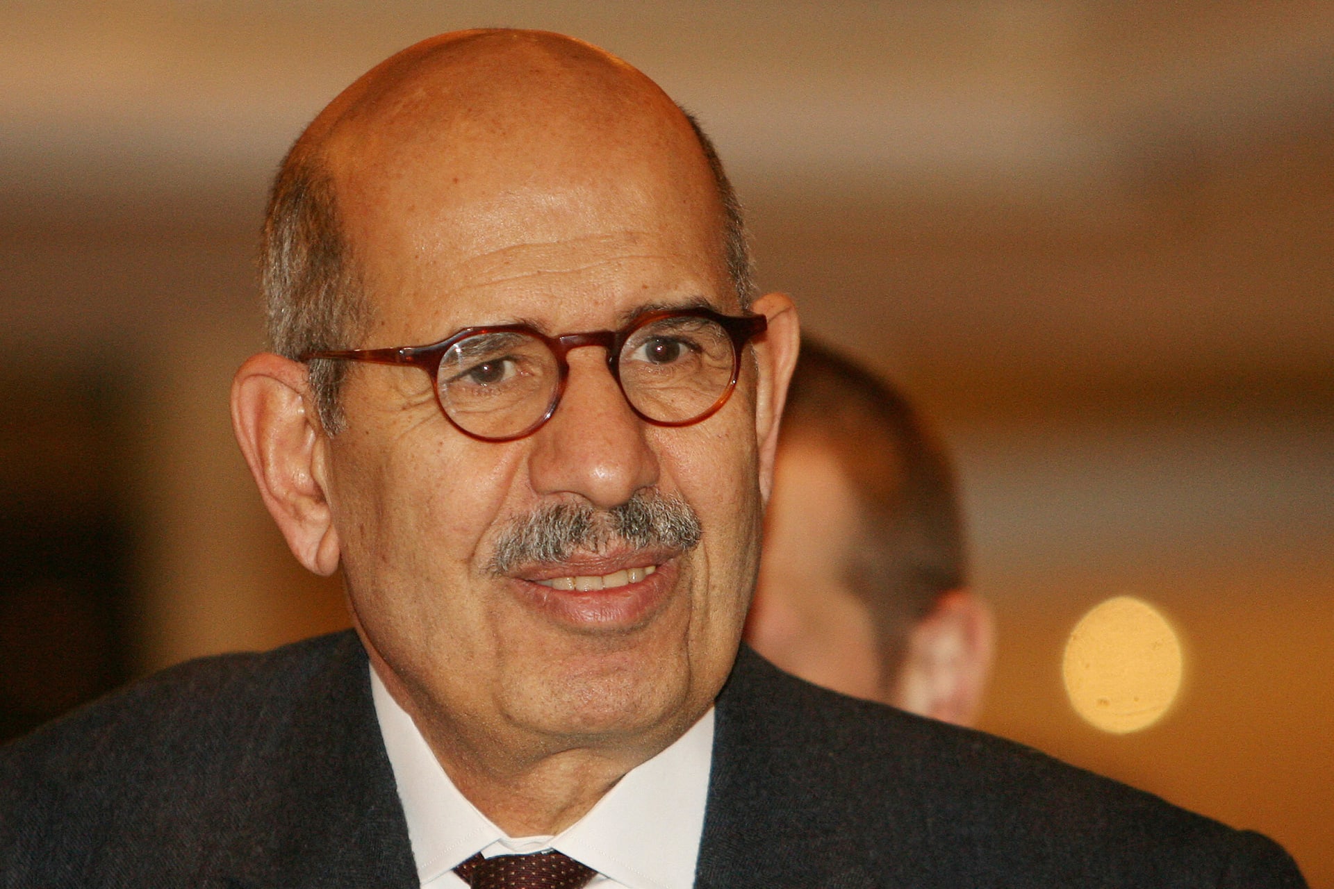 بعد قرار الجمعية العمومية بعدم الترشح للانتخابات الرئاسية.. محمد البرادعي: أعبر عن تقديري لـ "جميلة إسماعيل" وأعضاء الدستور لالتزامهم بمبادئ الديمقراطية